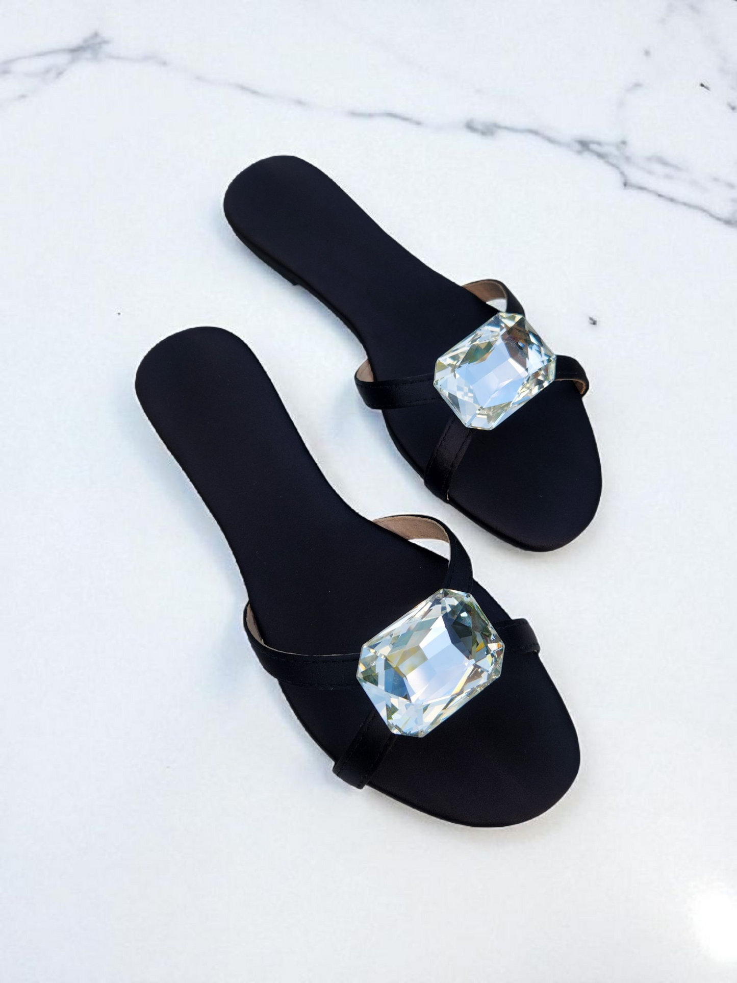 LUMI BLACK